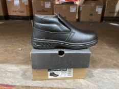 6 X BRAND NEW PAIRS OF PORTWEST S2 BLACK SLIP ON SAFETY BOOTS SIZE 7 (LOC: 3.3-BB919)