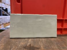 240 X BRAND NEW VERNISSE 7.5X15 GLAZED CERAMIC WALL TILES LIGHT GREEN (LOC: R34.2-B811)