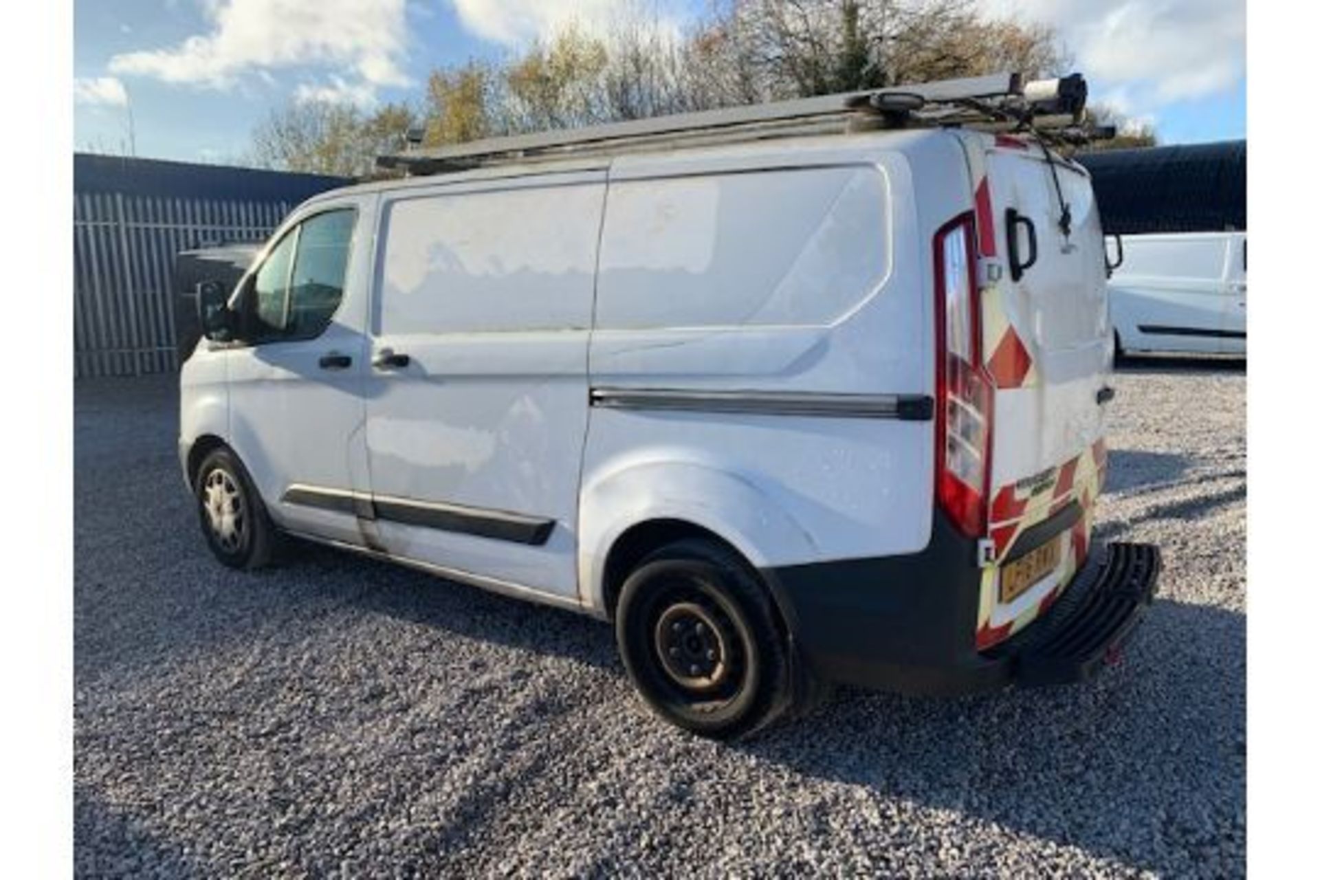 LF16 RWX FORD TRANSIT CUSTOM 310 ECO-TE 1 X KEY CENTRAL LOCKING ELECTRIC WINDOWS 76,968 MILES - Image 7 of 10