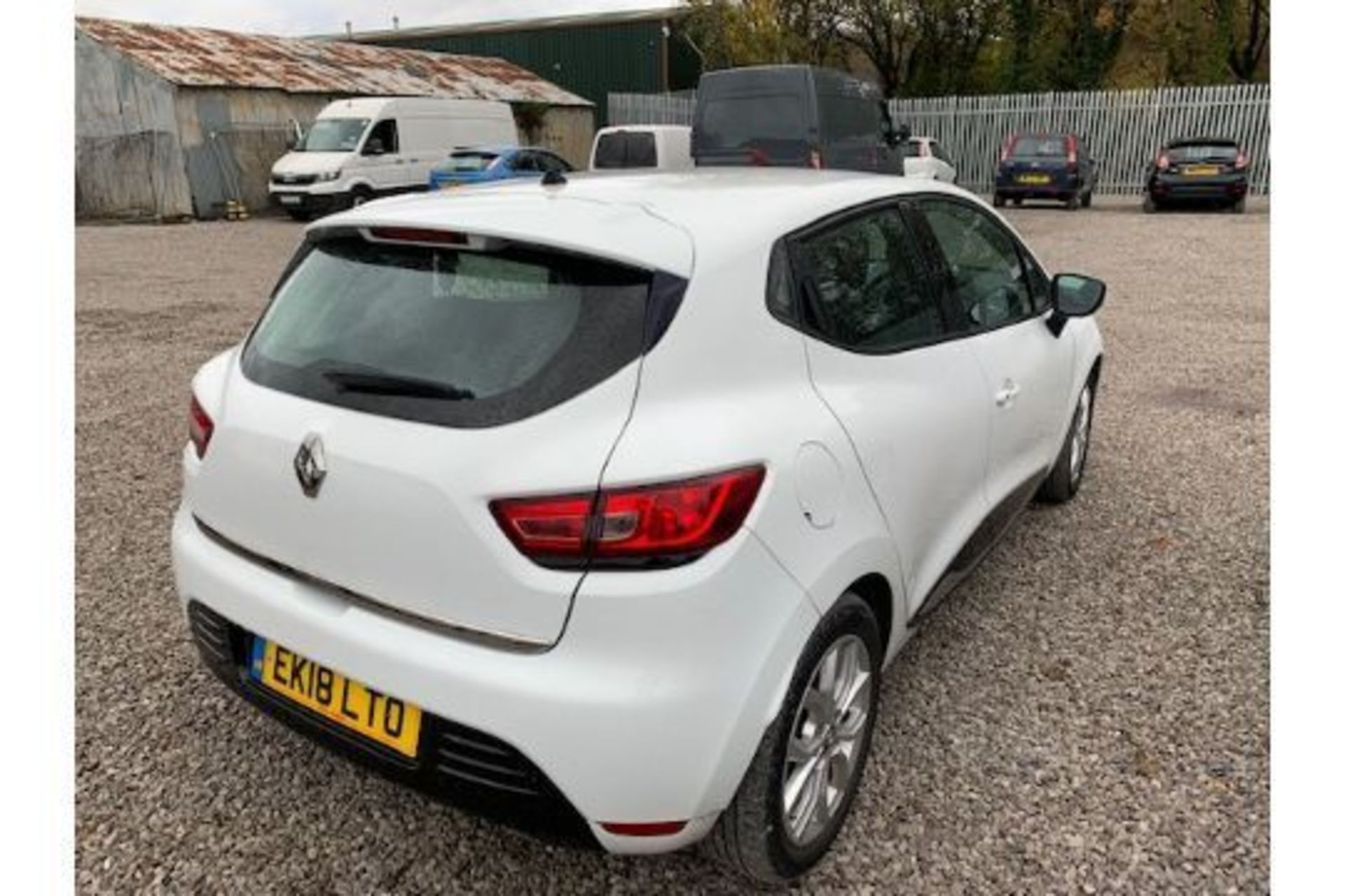 EK18 LTO WHITE RENAULT CLIO DYNAMIQUE NAV 1 X KEY LOGBOOK ALLOY WHEELS CENTRAL LOCKING ELECTRIC - Image 5 of 11