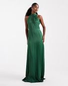 250 X BRAND NEW PIECES OF BRANDED WOMENS CLOTHING IN VARIOUS DESIGNS AND SIZES INCLUDING