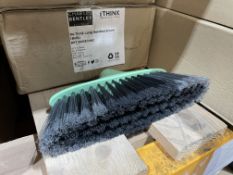 36 X BRAND NEW CHARLES BENTLEY LONG HANDLED BRROMS (LOC: 9.8-BB2004)