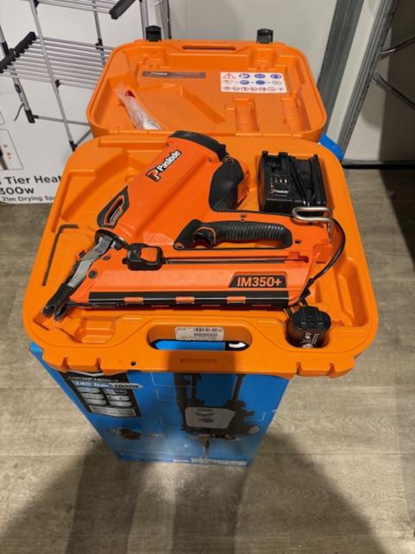 Paslode IM350+ 90mm 7.4V 1 x 2.1Ah Lithium First Fix Cordless Gas Nail Gun with Battery, Charger &