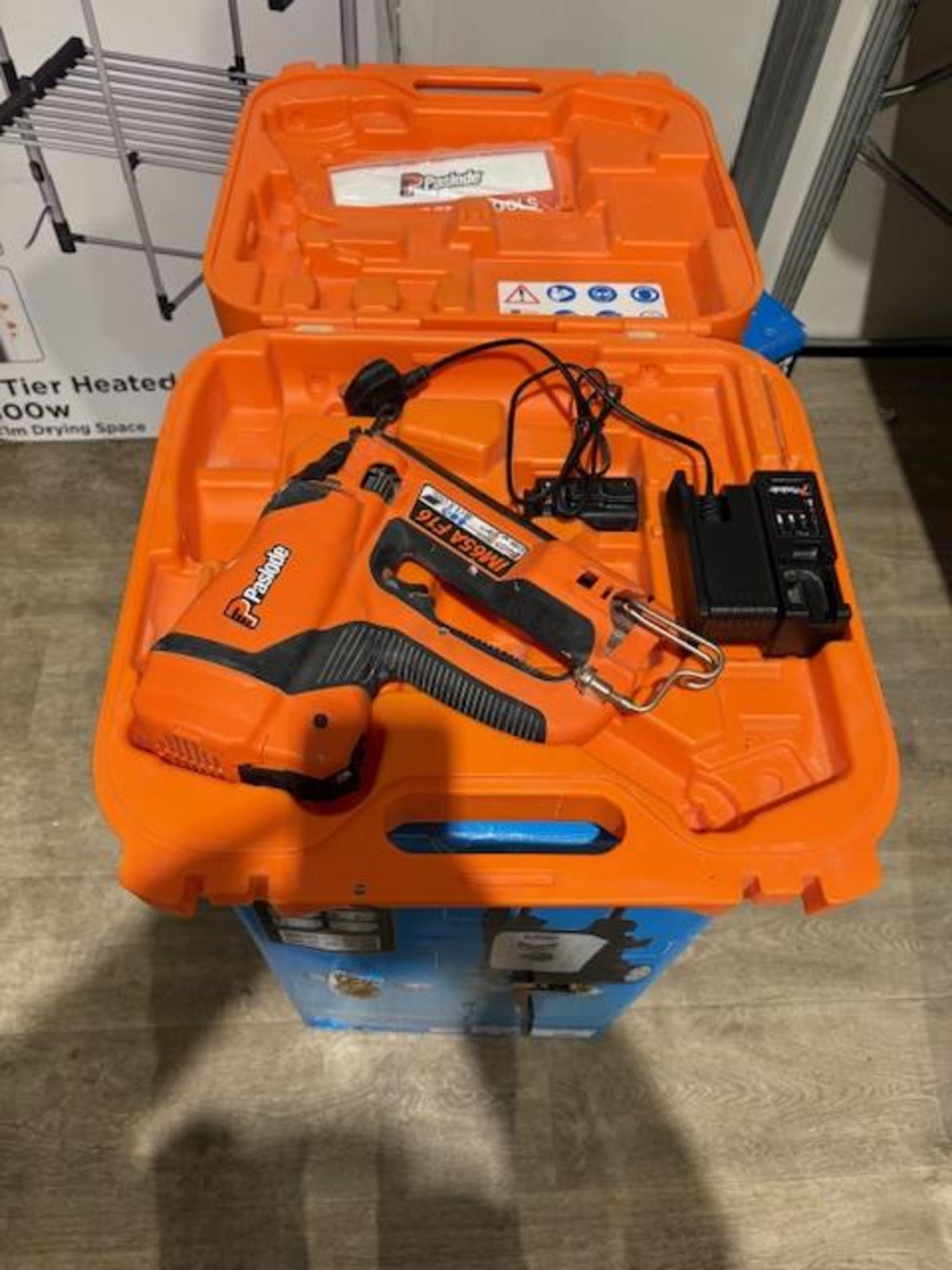 Paslode IM65A F16 63mm 7.4V 1 x 2.1Ah Lithium Second Fix Cordless Gas Nail Gun with Battery, Charger