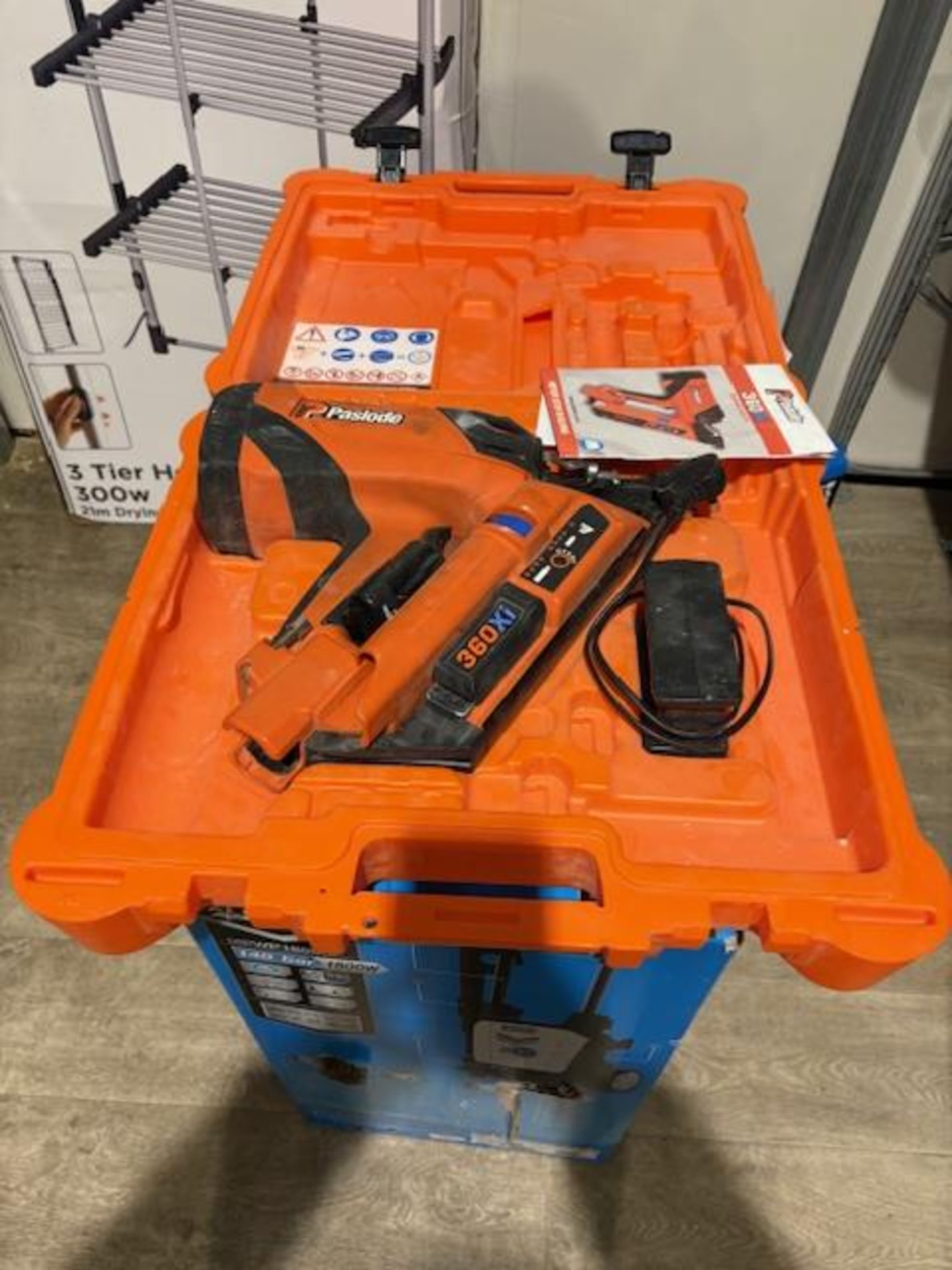 Paslode 360XI 90mm 7.4V 1 x 2.1Ah Lithium First Fix Cordless Gas Nail Gun with Battery, Charger