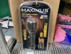 12 X BRAND NEW MAXIMUS 70 LUMEN POWER LED FLASHING TORCH WITH BATTERIES (LOC: s/r-bb3213)