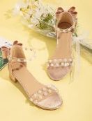 TRADE LOT 100 PIECE MIXED LOT FROM A POPULAR ONLINE RETAILER, MAJORITY OF PIECES WILL CONSIST OF