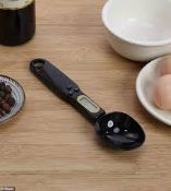 TRADE LOT 100 PIECE MIXED LOT FROM A POPULAR ONLINE RETAILER, MAJORITY OF PIECES WILL CONSIST OF