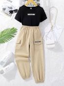 50 PIECE MIXED LOT FROM A POPULAR ONLINE RETAILER, MAJORITY OF PIECES WILL CONSIST OF CLOTHING/