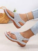 50 PIECE MIXED LOT FROM A POPULAR ONLINE RETAILER, MAJORITY OF PIECES WILL CONSIST OF CLOTHING/