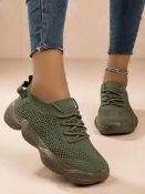 50 PIECE MIXED LOT FROM A POPULAR ONLINE RETAILER, MAJORITY OF PIECES WILL CONSIST OF CLOTHING/