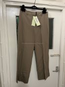 BRAND NEW DEL-CORE Cropped Low Waist Trousers - KHAKI - SIZE 38. RRP £990. DEL-CORE Cropped Low