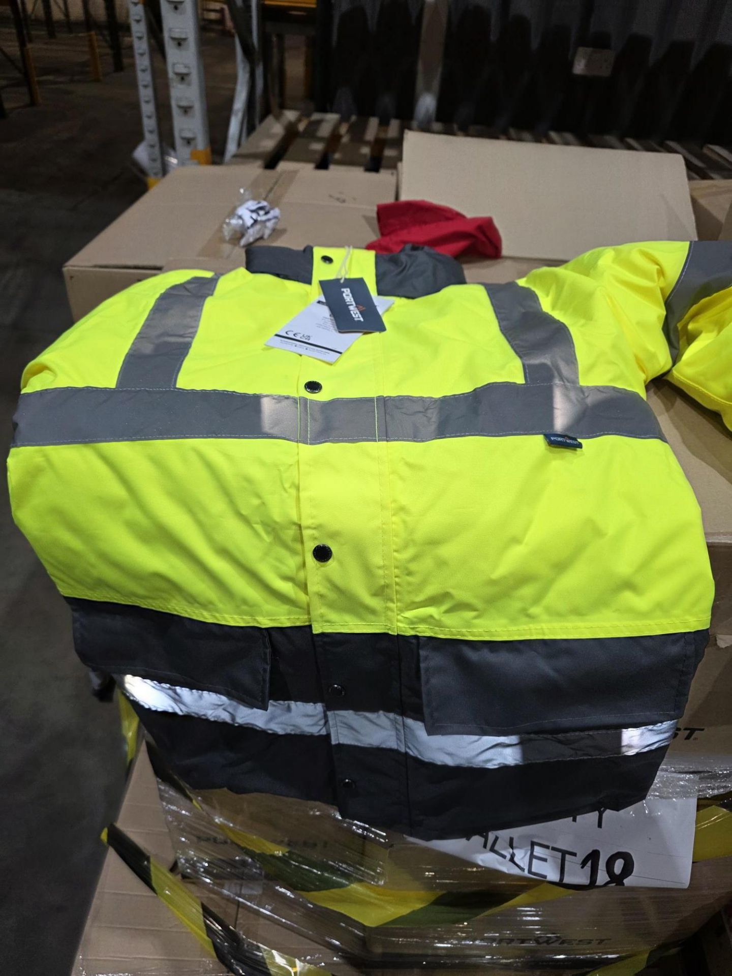 Pallet of High-Value Portwest Workwear – RRP £8,000–£12,000 per Pallet DESCRIPTION: Each pallet - Image 24 of 39