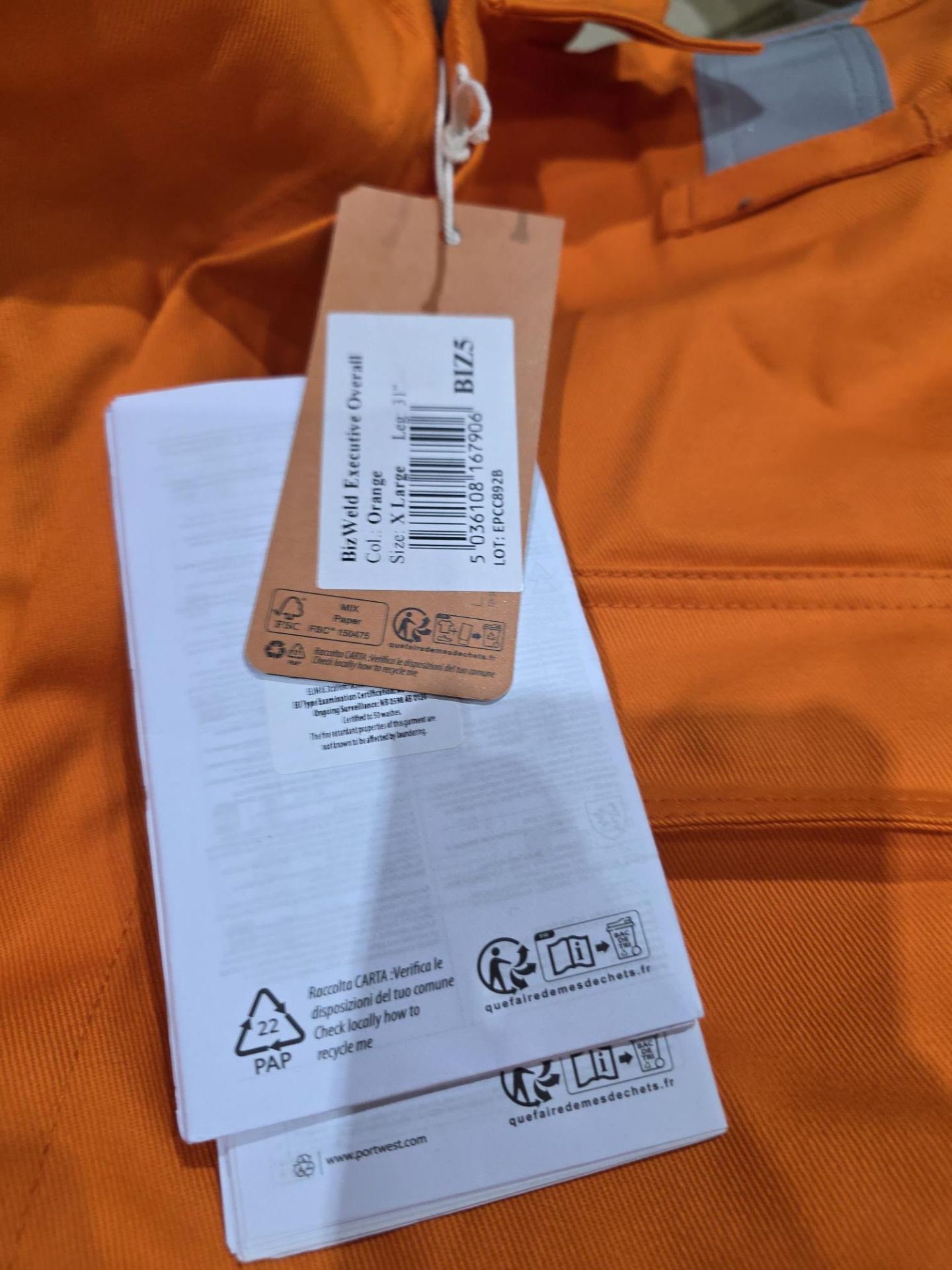 Pallet of High-Value Portwest Workwear – RRP £8,000–£12,000 per Pallet DESCRIPTION: Each pallet - Image 26 of 39