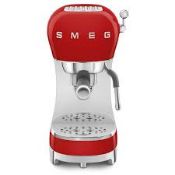 Smeg ECF02RDUK Freestanding Retro Espresso Coffee Machine. - SR2.4.3. RRP £349.00.