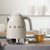 Smeg KLF04CRUk Jug Kettle, LED Display, 7 Temperature Settings, Acoustic Alarm, 3KW, 1.7L,