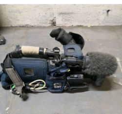 PROFESSIONAL TV CAMERA UNTESTED