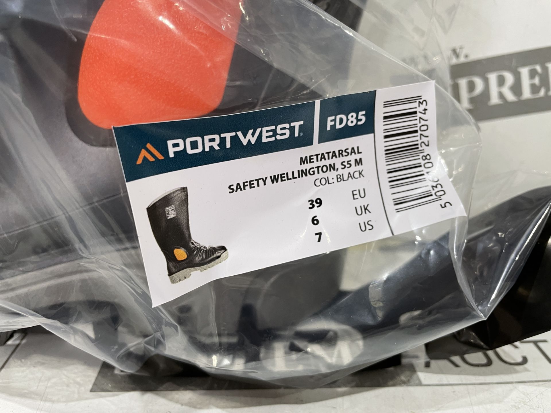 10 X BRAND NEW PAIRS OF PORTWEST METATARSAL WELLINGTON BOOTS BLACK SIZE 7 (LOC: 45.8-AA1670) - Image 2 of 4