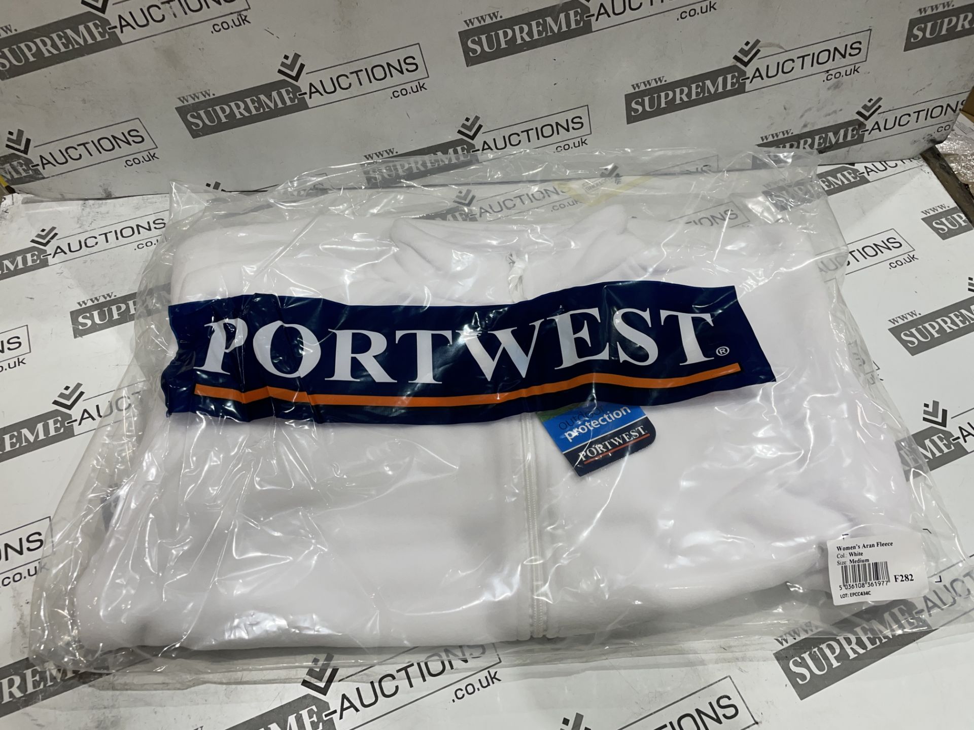 16 X BRAND NEW PORTWEST WHITE PREMIUM FLEECE WORK JACKETS SIZE MEDIUM (LOC: 45.2-AA1663) - Image 2 of 2