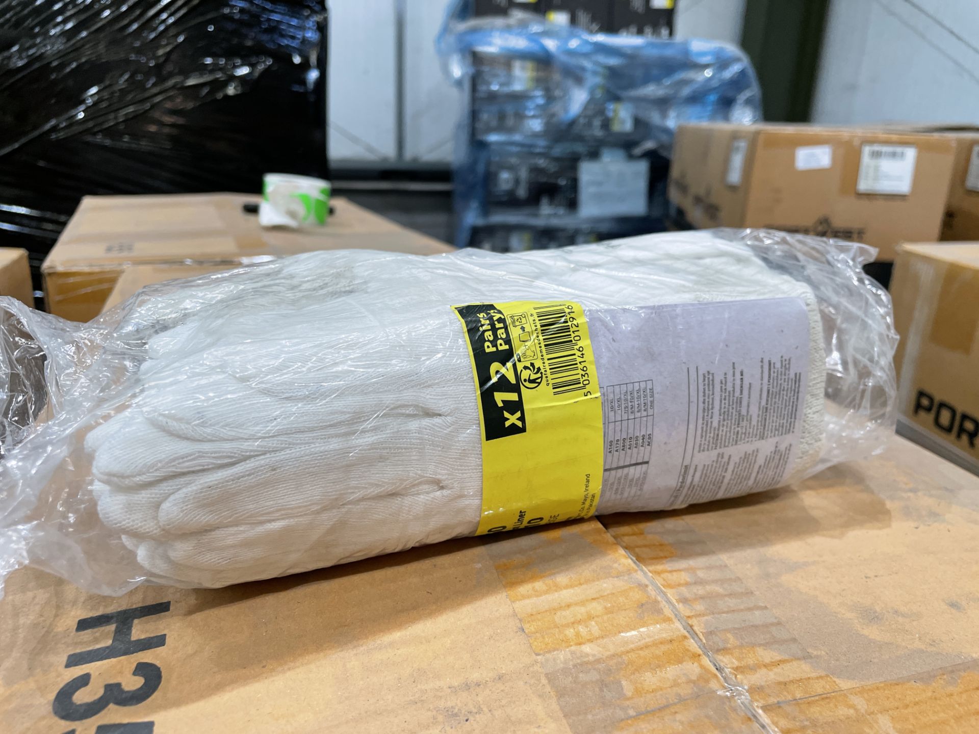 300 X BRAND NEW PAIRS OF PORTWEST WHITE STOCKINETTE KNITWRIST LINER PROFESSIONAL WORK GLOVES (LOC: - Image 2 of 2