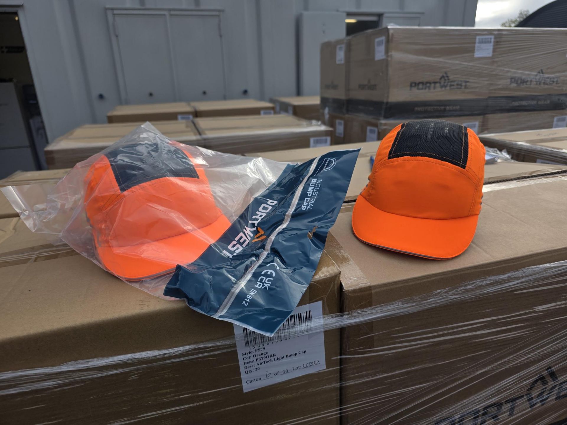 60 x New & Packaged Portwest PS79 AirTech Light Bump Cap Colours May Vary. RRP £15 each. (LOC: 2.