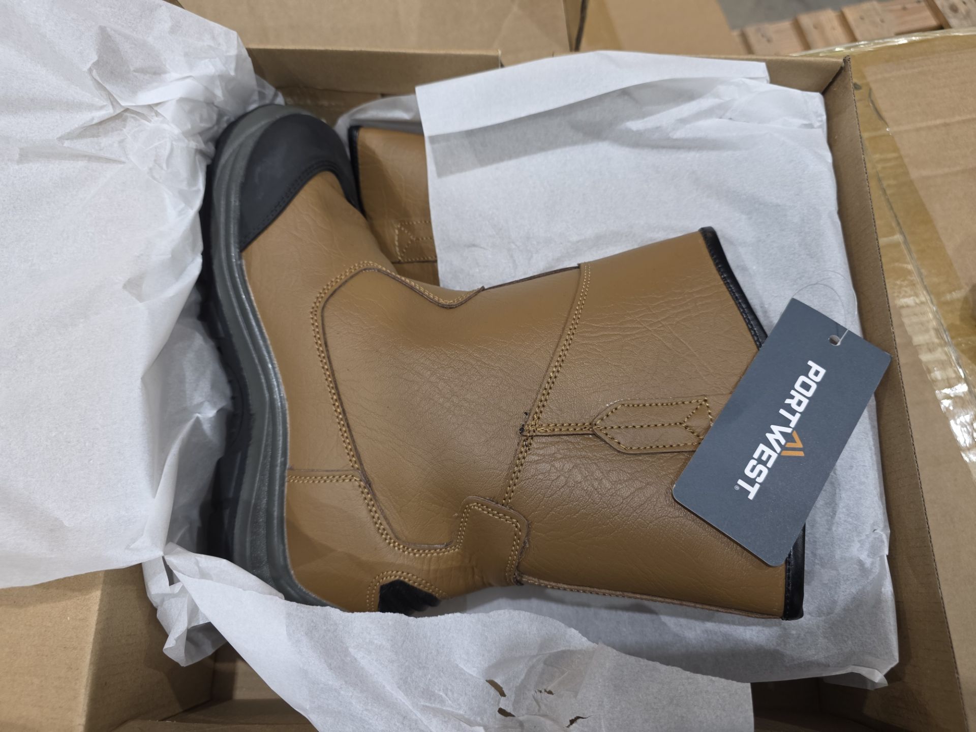 2 X NEW BOXED PAIRS OF PORTWEST FR12 RIGGER BOOT S3 CI HRO. IN TAN. SIZE UK 6.5 (LOC: 24.9-WW100) - Image 4 of 4