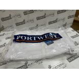 16 X BRAND NEW PORTWEST WHITE PREMIUM FLEECE WORK JACKETS SIZE MEDIUM (LOC: 45.2-AA1663)