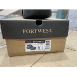 12 X BRAND NEW PAIRS OF PORTWEST TREKKER PROFESSIONAL WORK SHOES BLACK SIZE 6 (LOC: 41.9-AA776)