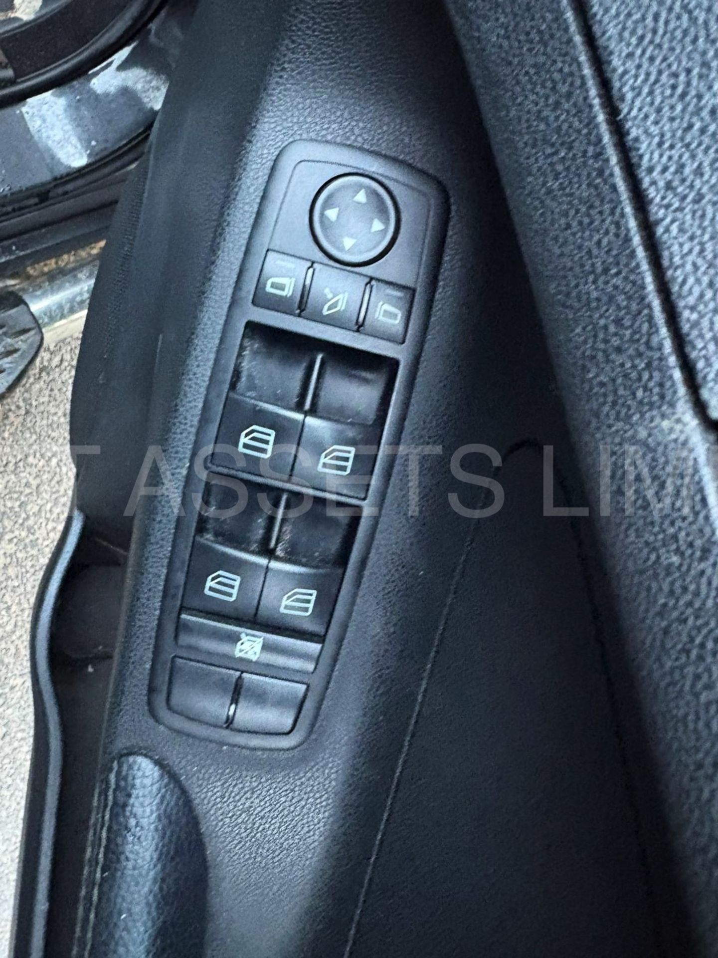 MERCEDES-BENZ ML280 3.0CDI *SE EDITION* AUTOMATIC - 2006 MODEL - AIR CON - SAT NAV - HALF LEATHER - Image 11 of 18