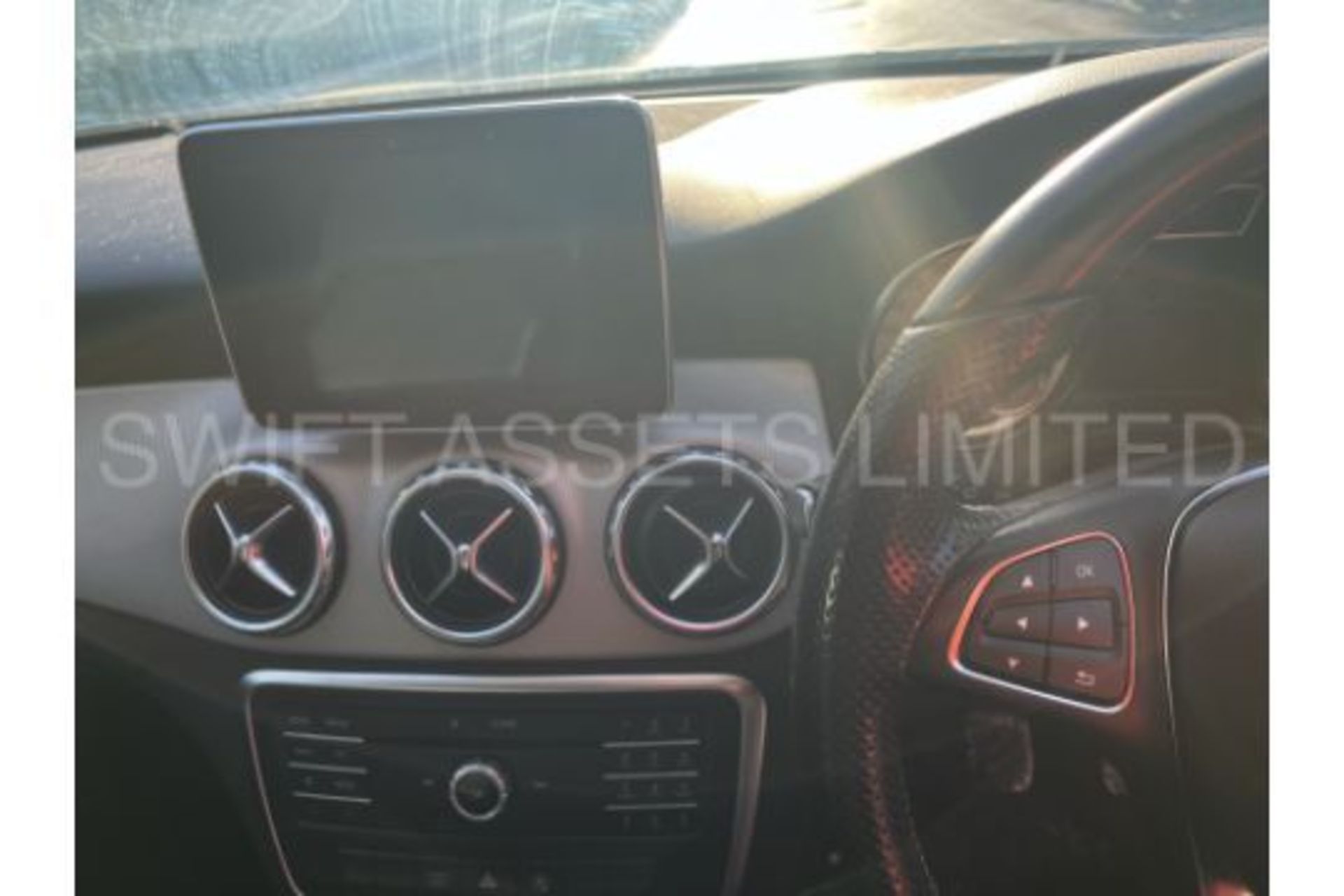 MERCEDES-BENZ GLA 200d *SPORT EDITION* AUTO S/S - 16 REG - AIR CON - SAT NAV - ULEZ COMPLAINT! - Image 11 of 13