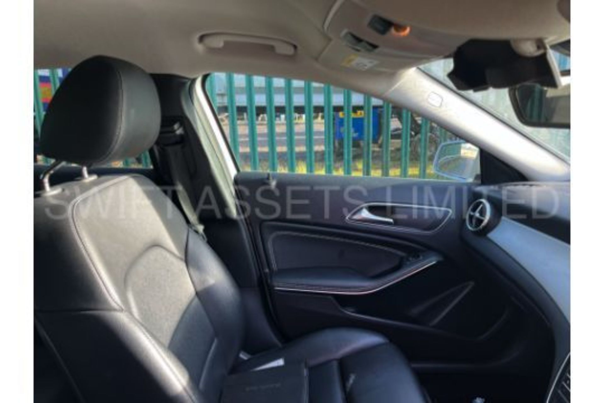 MERCEDES-BENZ GLA 200d *SPORT EDITION* AUTO S/S - 16 REG - AIR CON - SAT NAV - ULEZ COMPLAINT! - Image 12 of 13