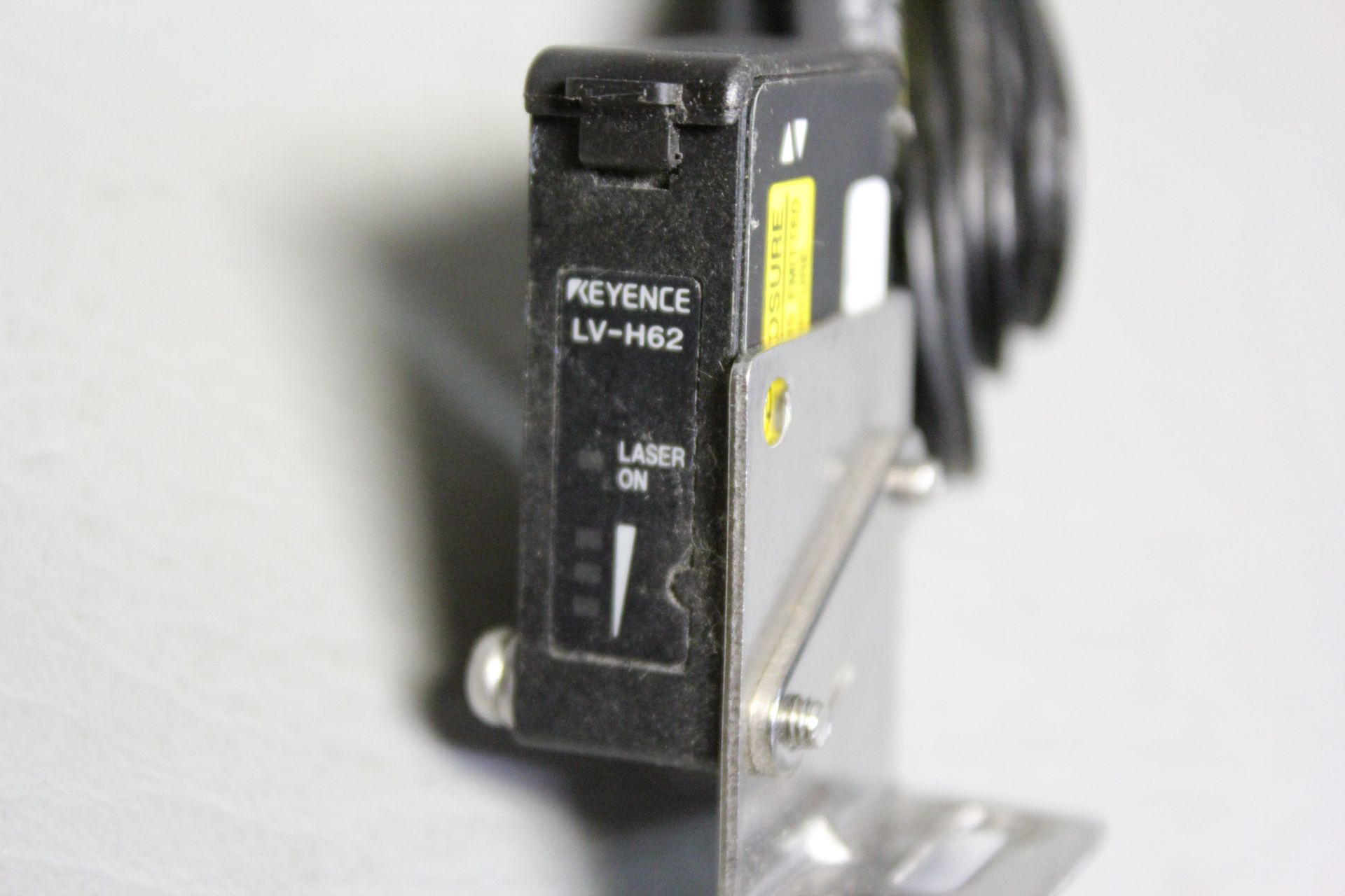 KEYENCE DIGITAL LASER SENSOR HEAD LV-H62 LOC:AS24.T.B1.46