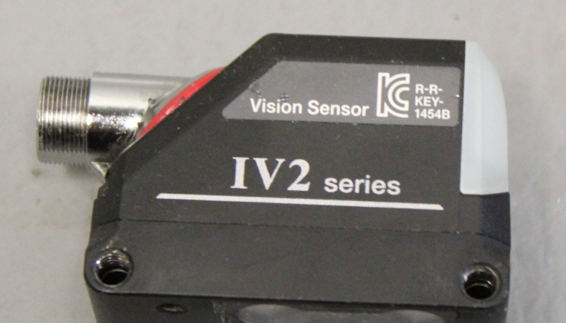 KEYENCE VISION SENSOR IV2-G300CA LOC:AS57.B3.13