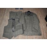 A Gentlemen's wool tweed shooting suit by David Ripper & Sons, comprising a pair of breeks,