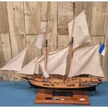 Model boat La Toulonnaise French Schooner with stand. 96cm in length.