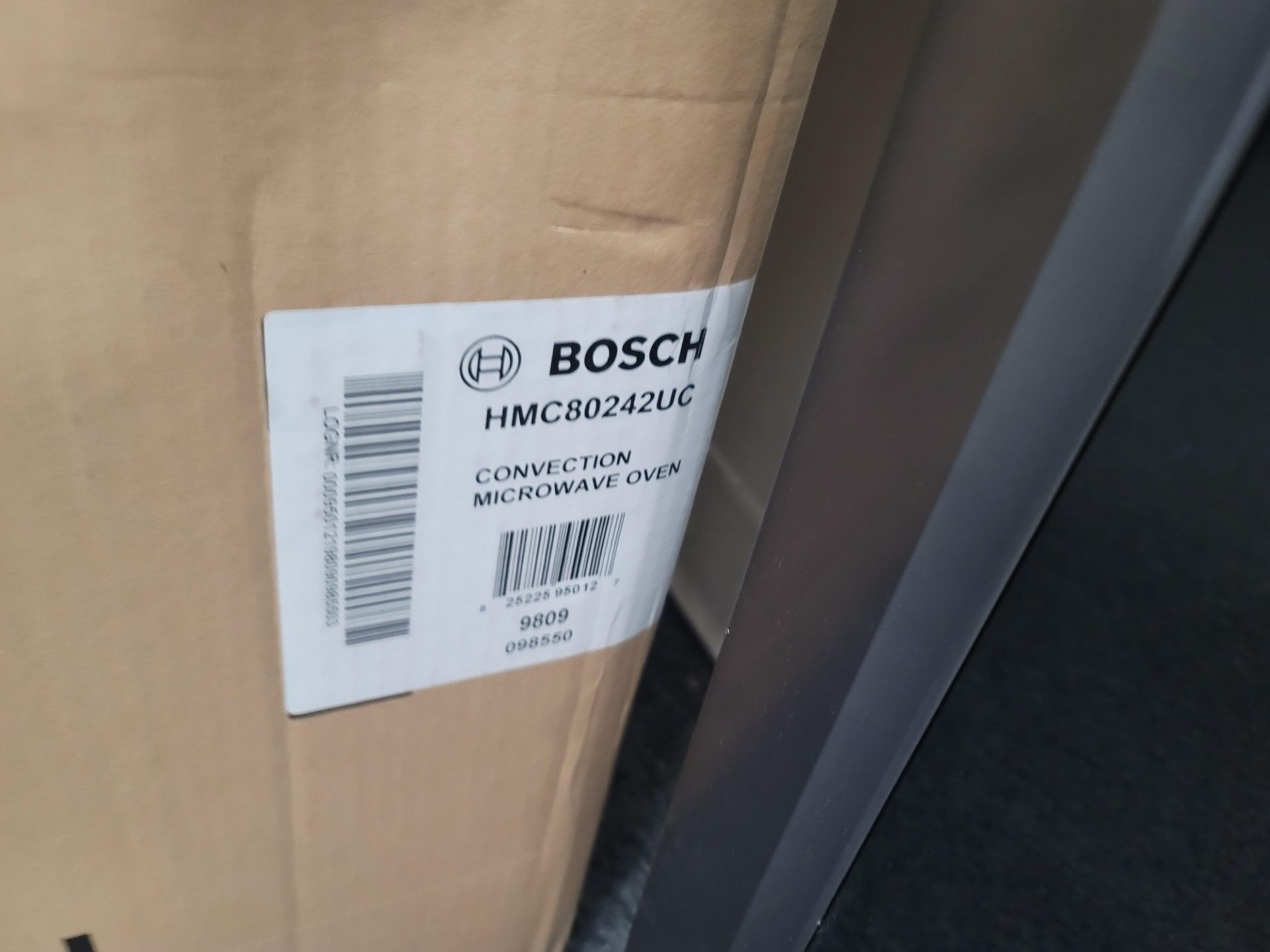 BOSCH 800 SERIES 30" BUILT-IN CONVECTION MICROWAVE OVEN W/ 1.6 CU. FT. CAPACITY IN BLACK STAINLESS - Image 2 of 2