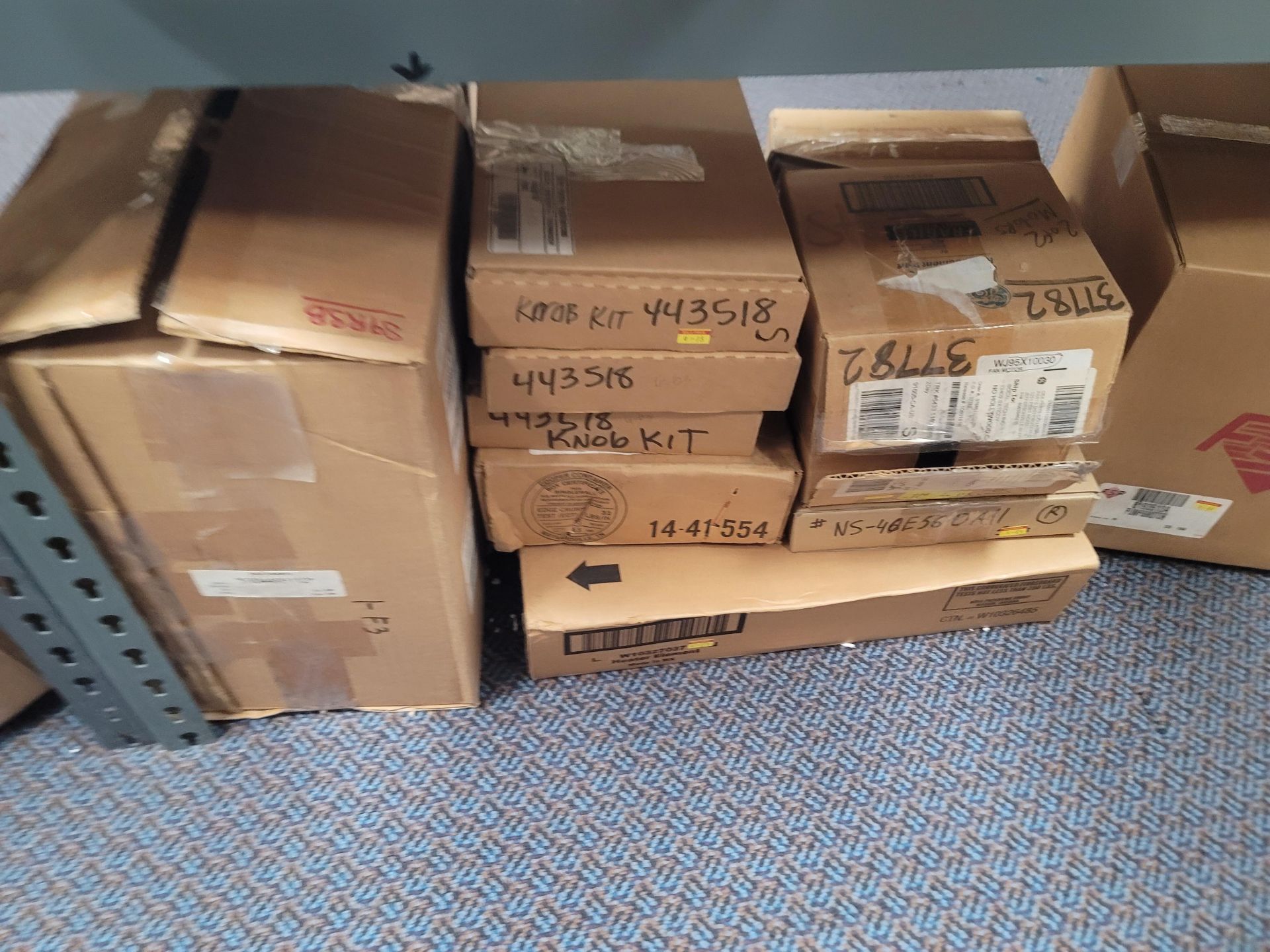 LOT - 8' SHELF UNIT W/ CONTENTS OF APPLIANCE REPLACEMENT PARTS - Image 16 of 19