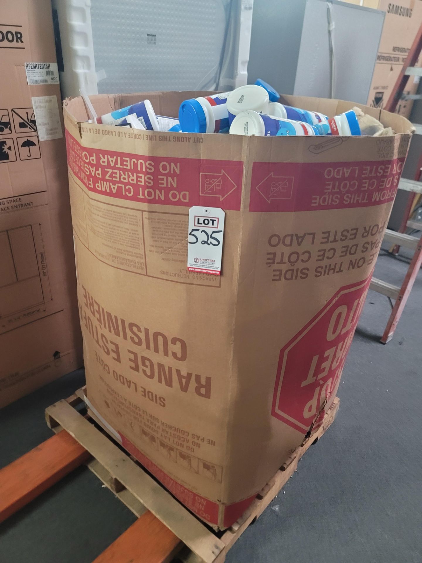 LOT - PALLET OF SANITIZER WIPES