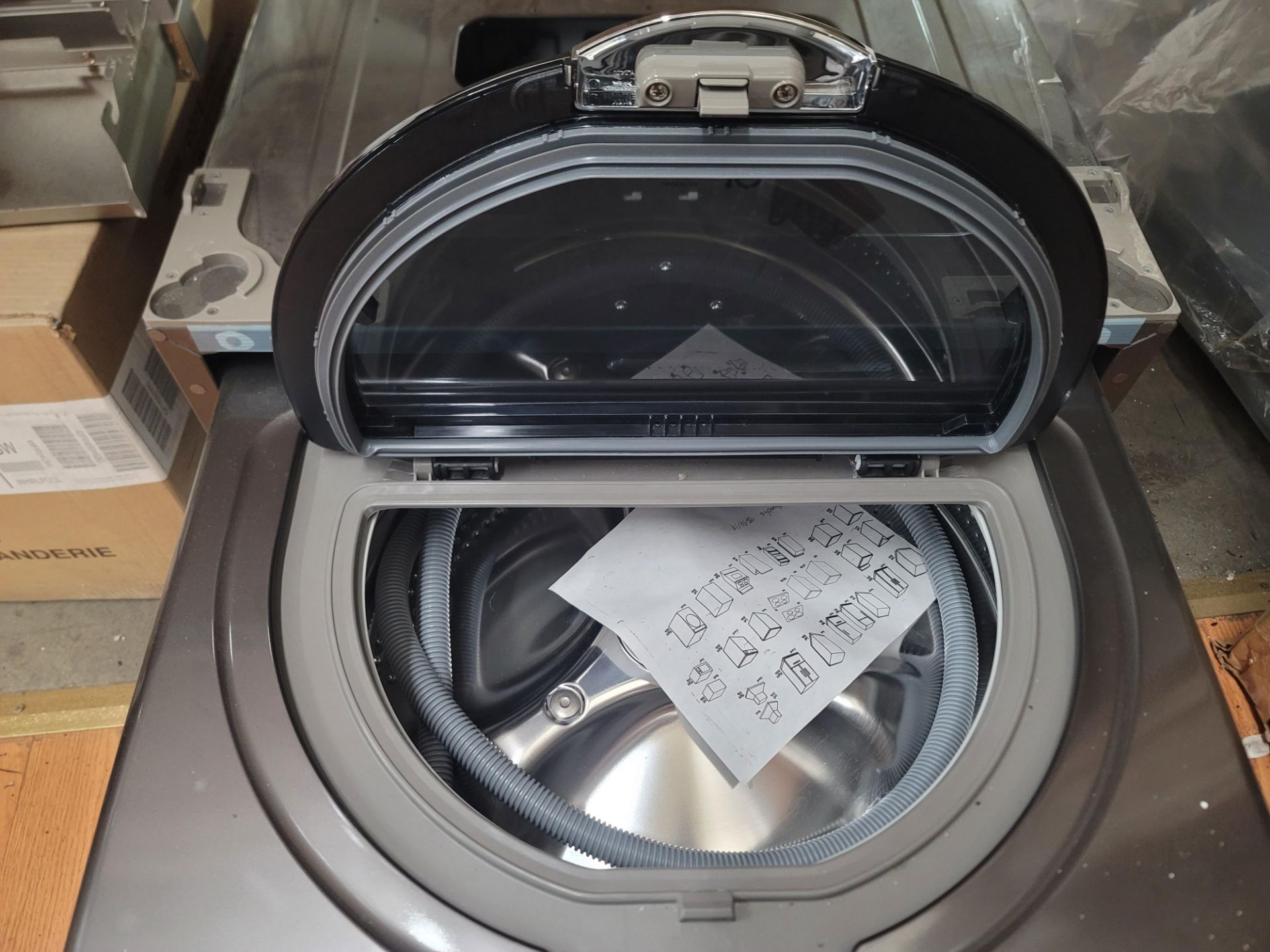 LG 27" SIDEKICK PEDESTAL WASHER IN BLACK, 1.0 CU. FT. CAPACITY, MODEL WD100CK - Image 4 of 4