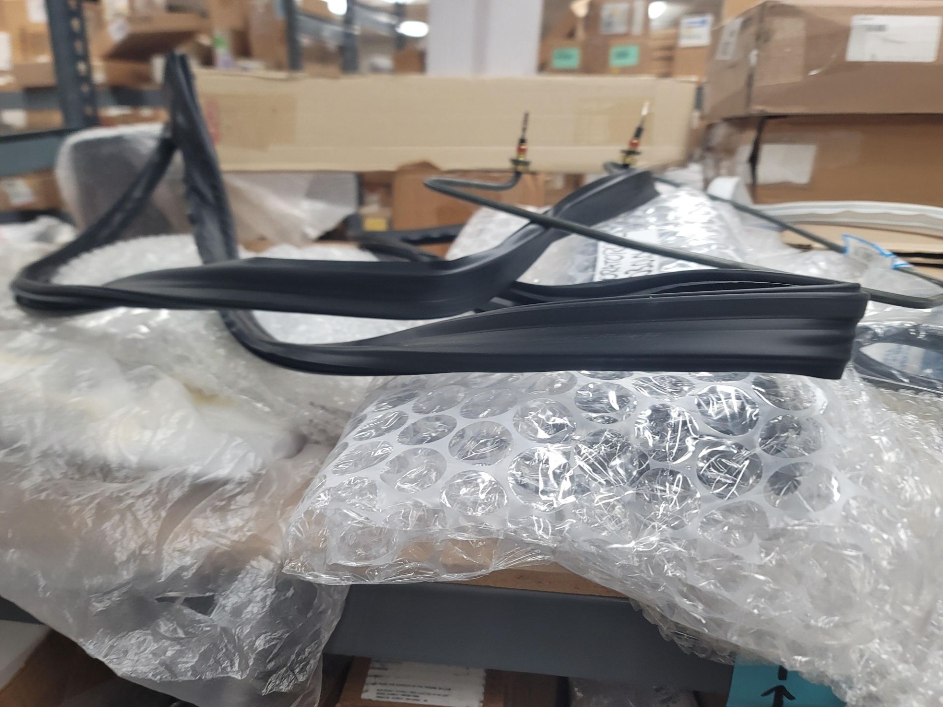 LOT - 8' SHELF UNIT W/ CONTENTS OF APPLIANCE REPLACEMENT PARTS - Image 4 of 16