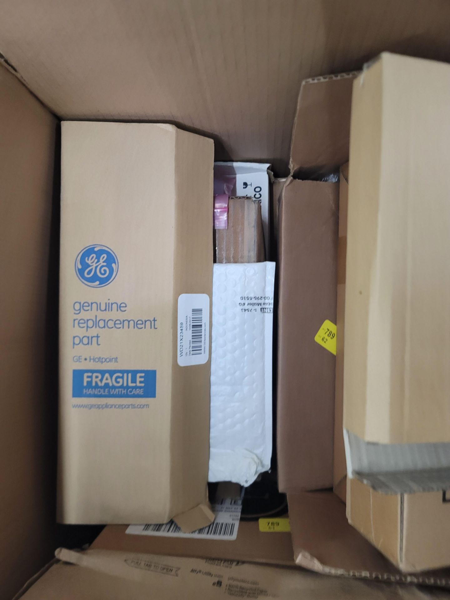 LOT - CONTENTS ONLY OF WIRE CART, TO CONTAIN APPLIANCE REPLACEMENT PARTS, PLUS BOX OF PARTS IN - Image 23 of 29