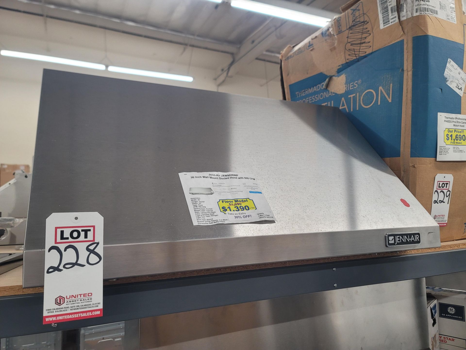 JENNAIR 36" WALL MOUNT DUCTED HOOD W/ 600 CFM, MODEL JXW9036WP