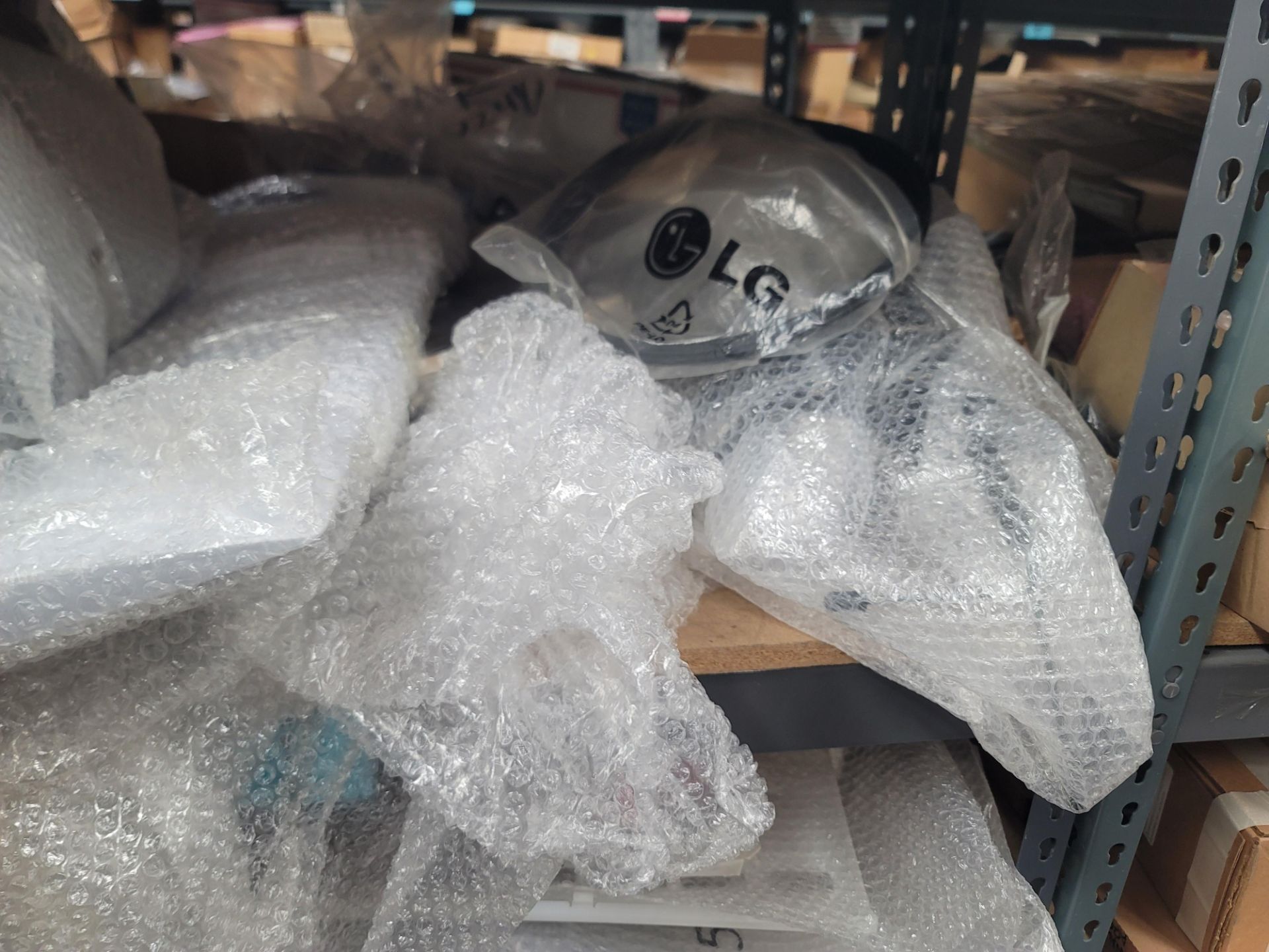 LOT - 8' SHELF UNIT W/ CONTENTS OF APPLIANCE REPLACEMENT PARTS - Image 7 of 17