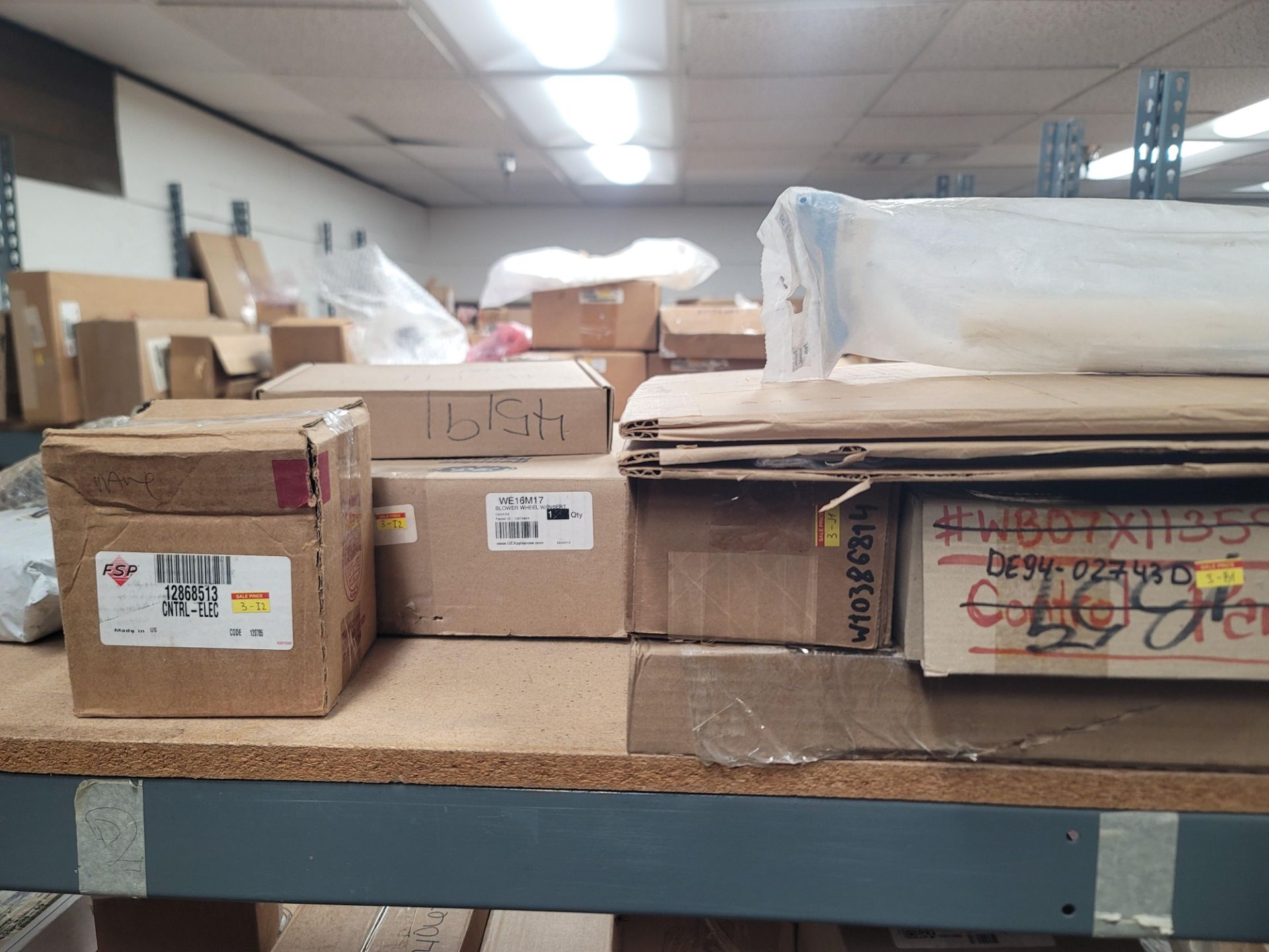 LOT - 8' SHELF UNIT W/ CONTENTS OF APPLIANCE REPLACEMENT PARTS - Image 3 of 17