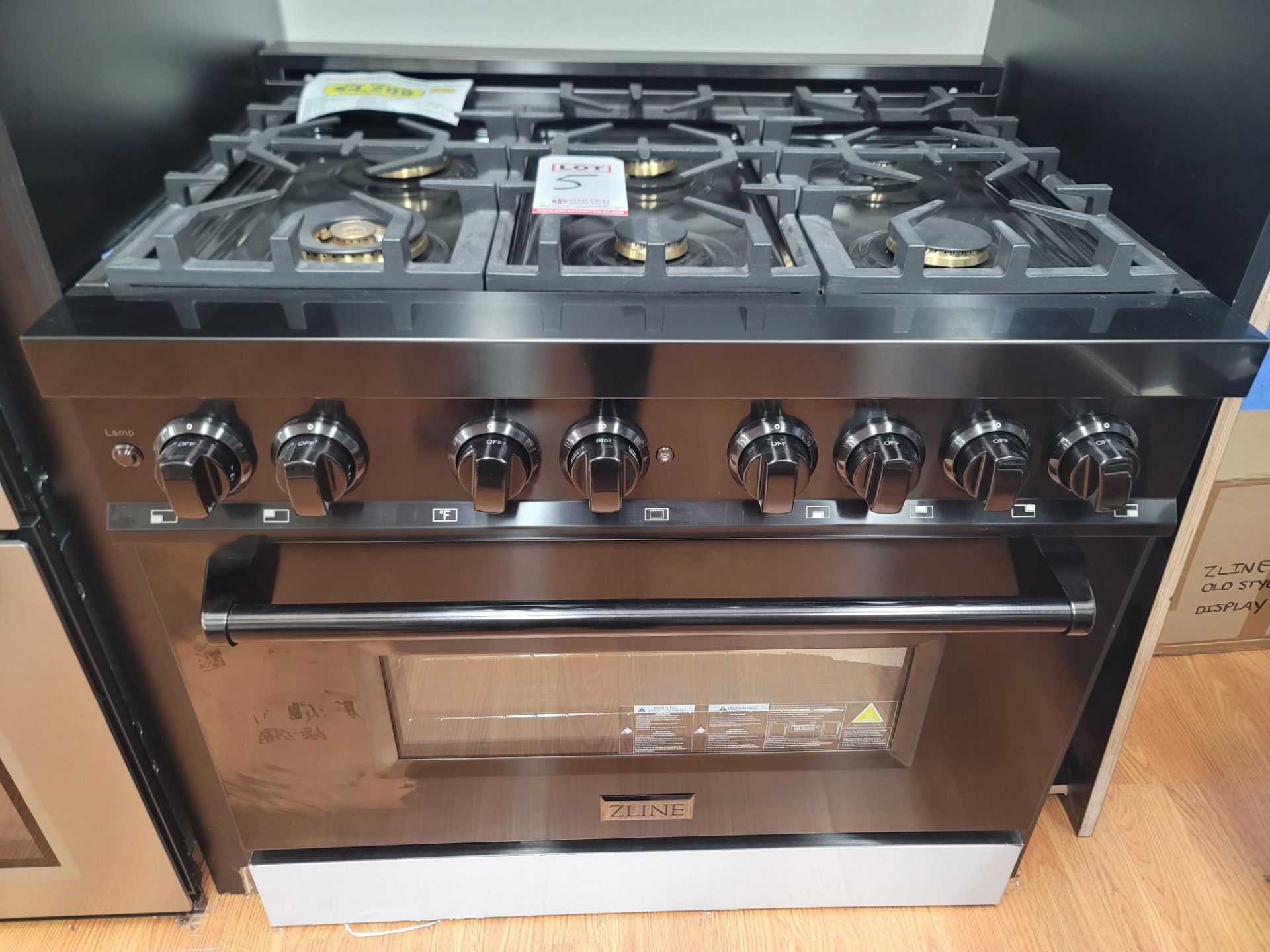 ZLINE 36" FREESTANDING DUAL FUEL RANGE W/ (6) BURNERS AND 4.6 CU. FT. OVEN CAPACITY IN BLACK,