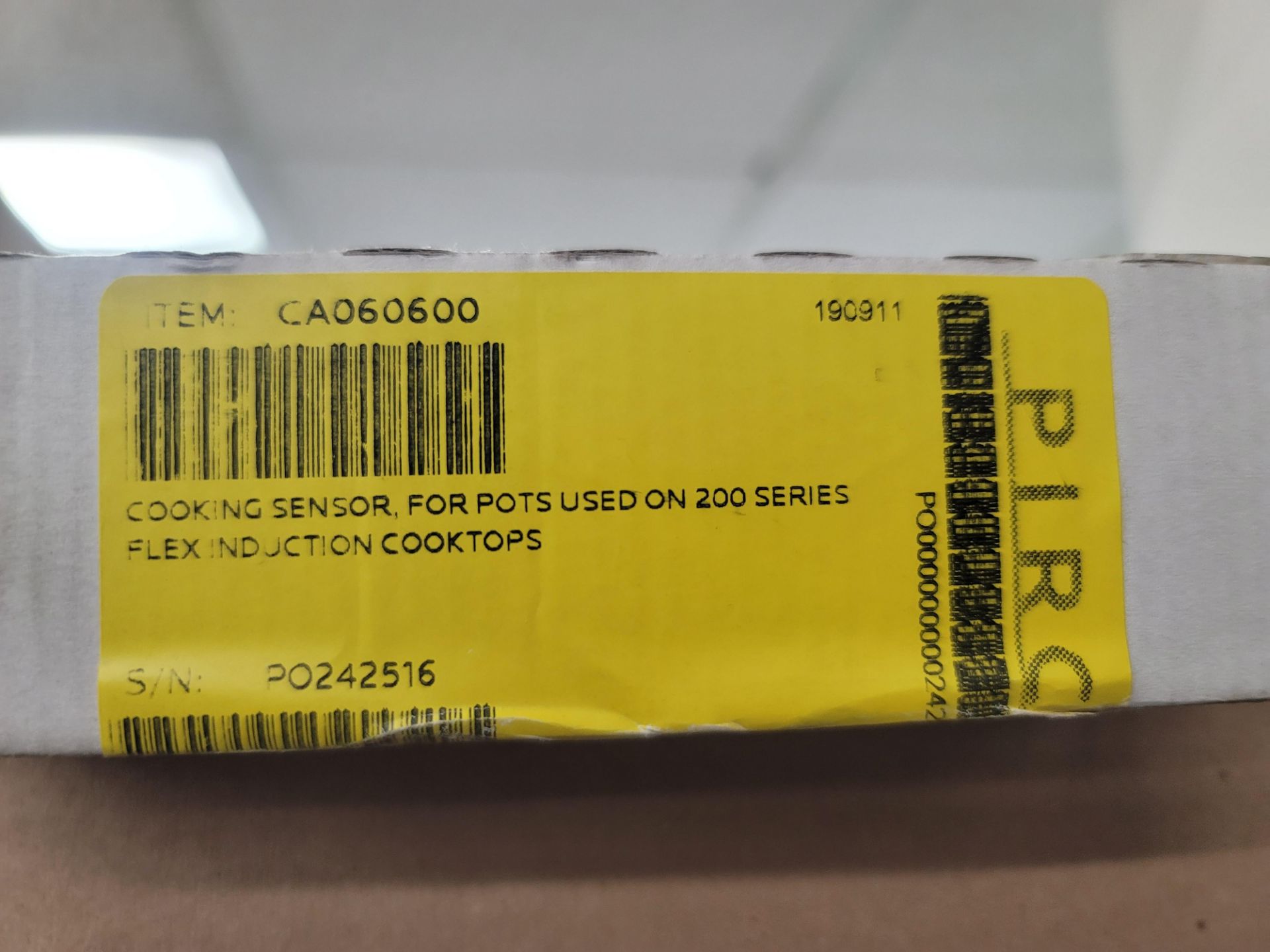 LOT - CONTENTS ONLY OF WIRE CART, TO CONTAIN APPLIANCE REPLACEMENT PARTS - Image 10 of 16