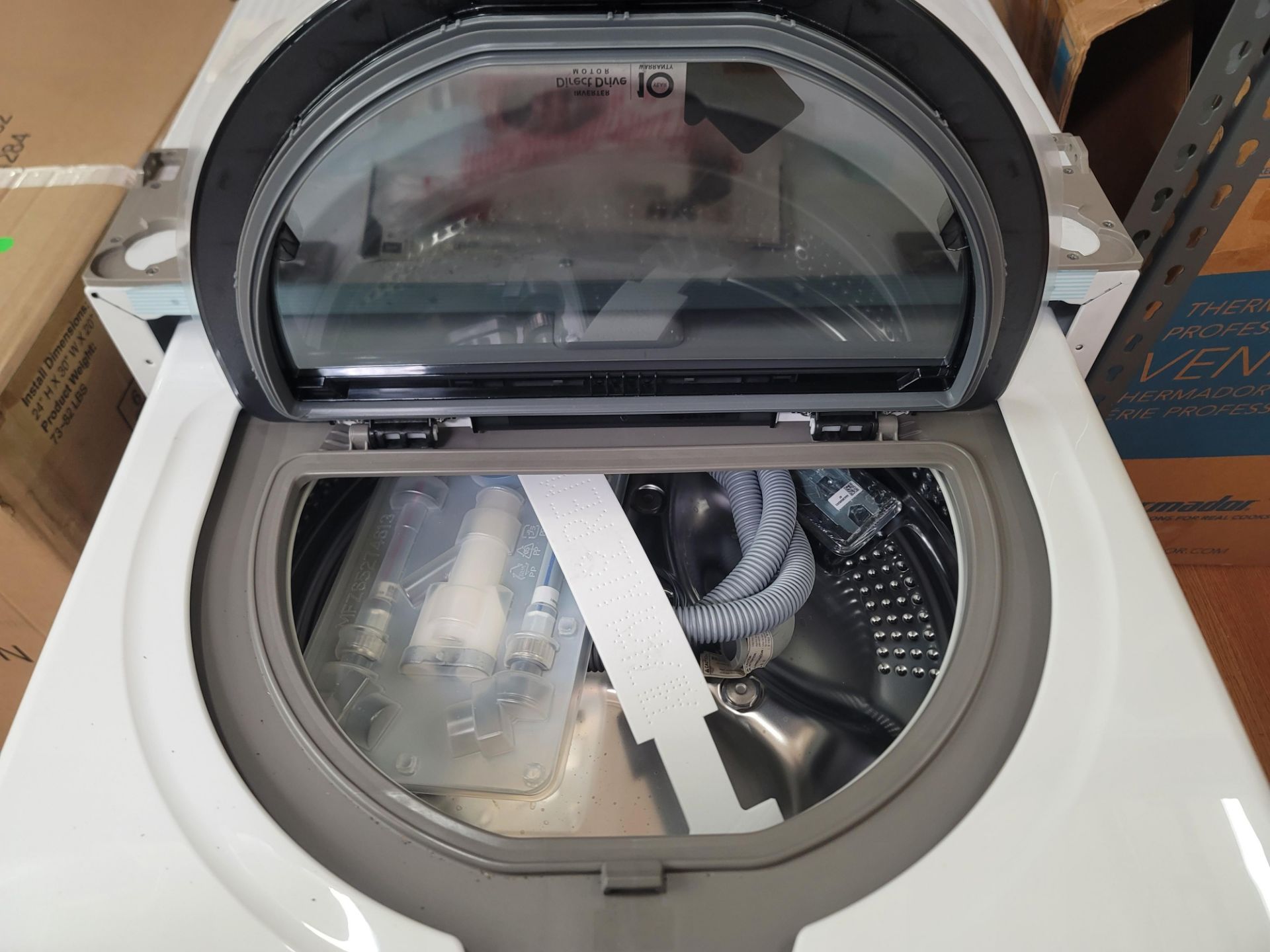 LG 27" SIDEKICK PEDESTAL WASHER IN WHITE, 1.0 CU. FT. CAPACITY, MODEL WD100CW - Image 3 of 4