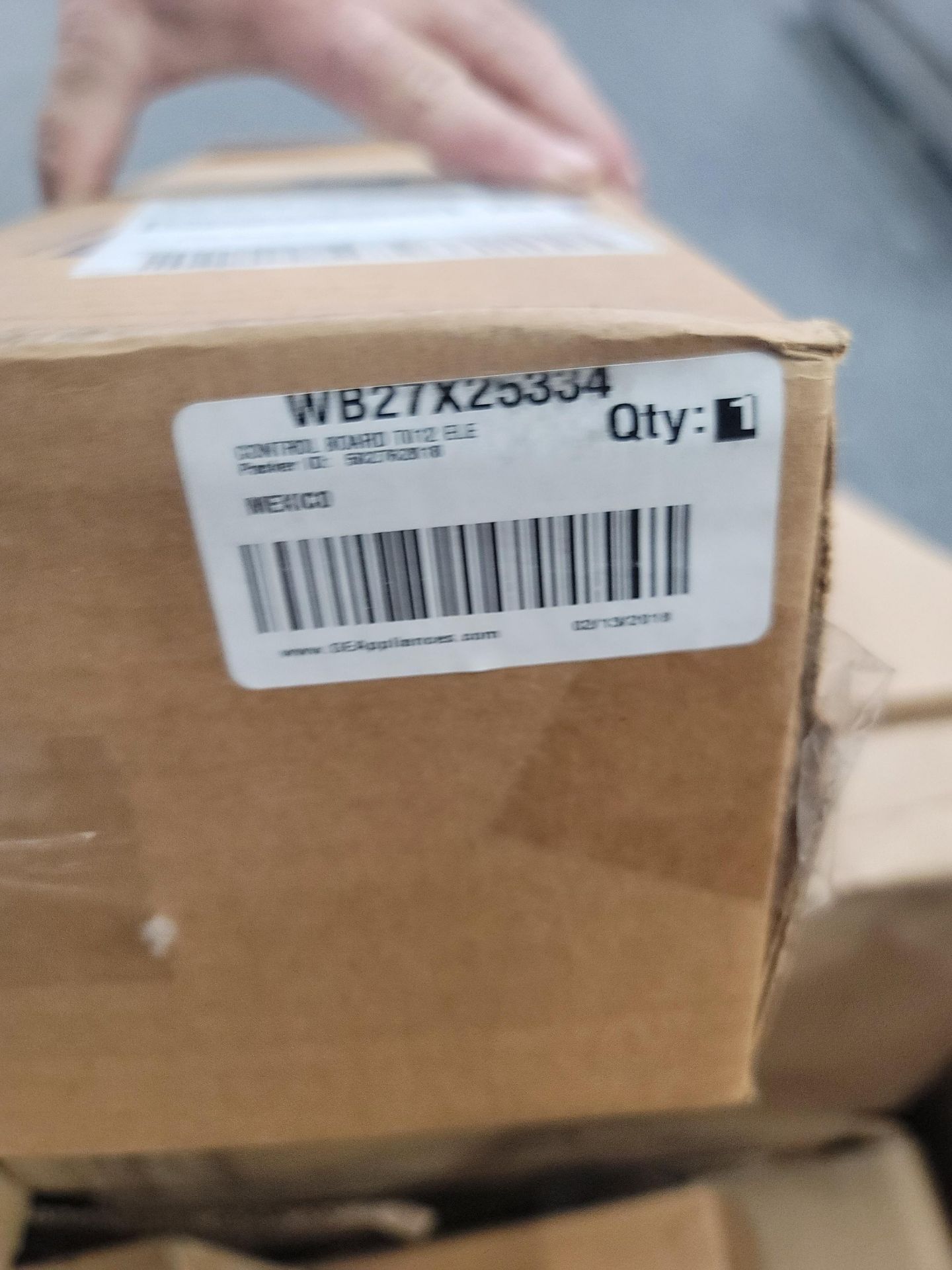 LOT - CONTENTS ONLY OF WIRE CART, TO CONTAIN APPLIANCE REPLACEMENT PARTS, PLUS BOX OF PARTS IN - Image 21 of 29