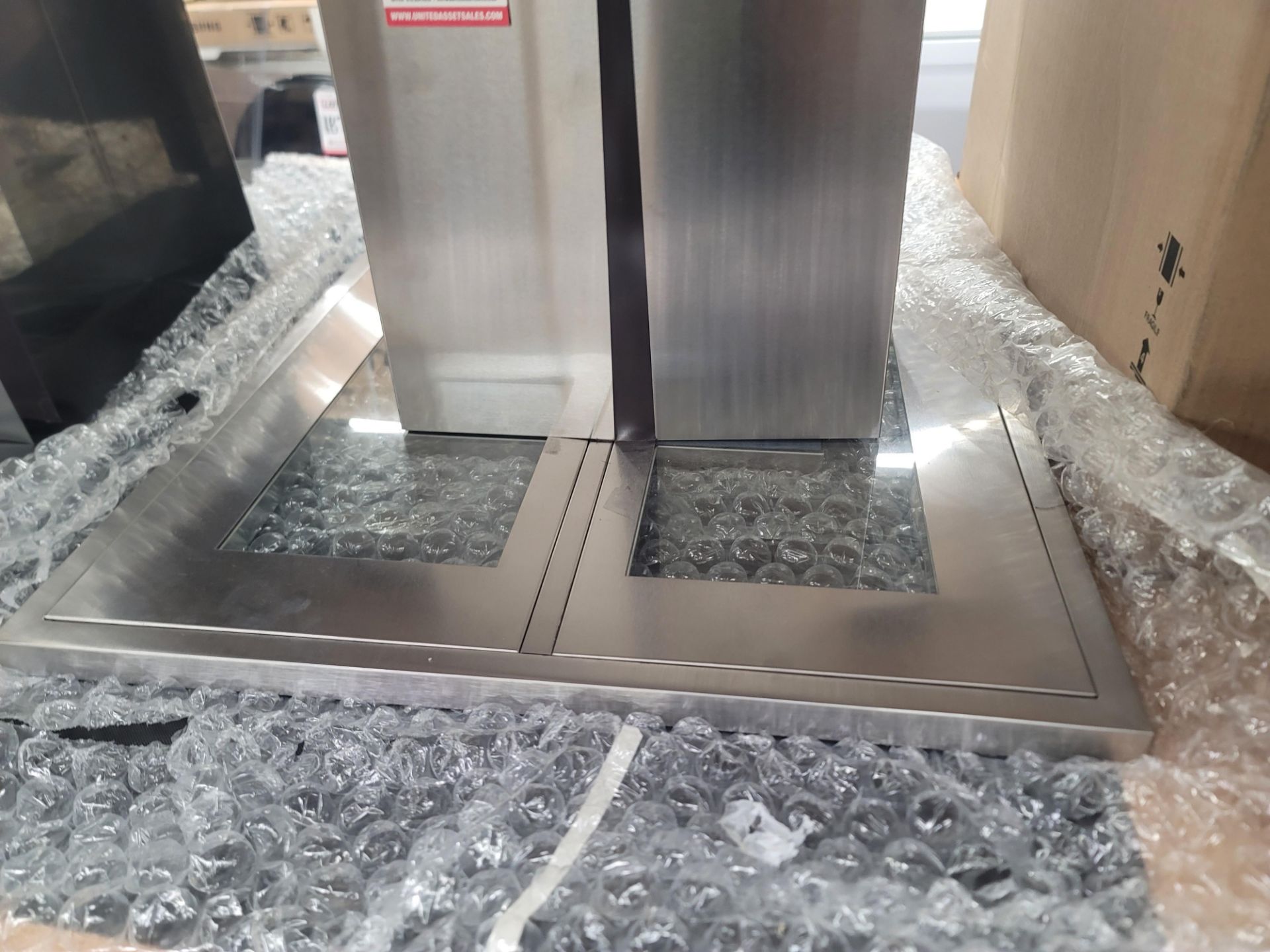 ZEPHYR EUROPA MODENA SERIES 36" ISLAND-MOUNT CHIMNEY RANGE HOOD, MODEL ZMDM90AS - Image 2 of 3