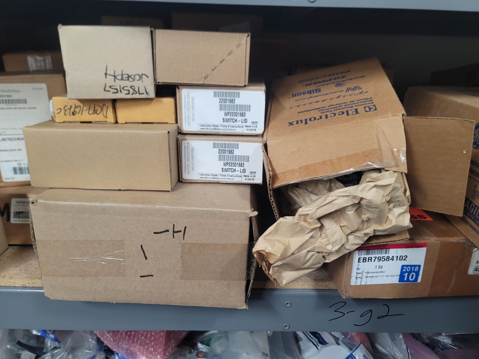 LOT - 8' SHELF UNIT W/ CONTENTS OF APPLIANCE REPLACEMENT PARTS - Image 13 of 23